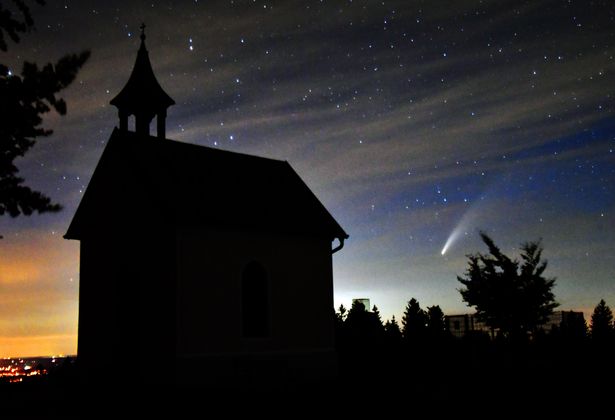 Neben der Gedächtniskapelle auf dem Haunsberg im nördlichen Flachgau, Salzburg.