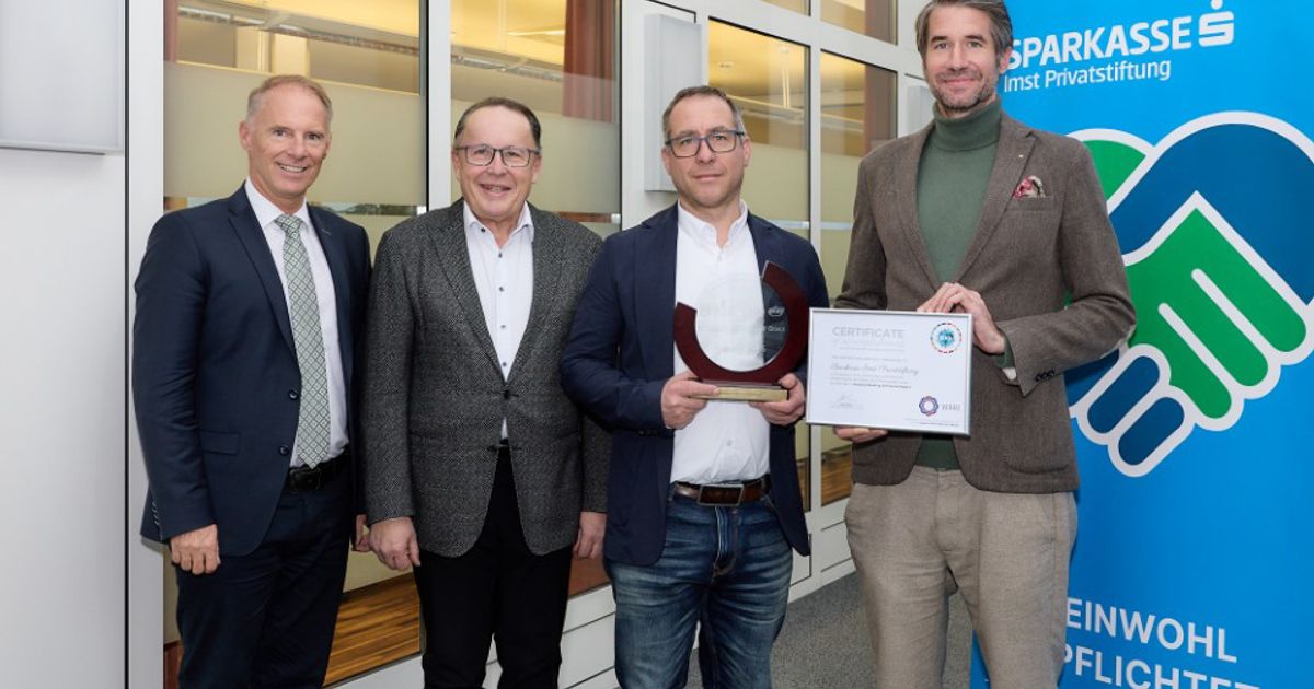 Ein-Preis-f-r-einen-Preis-Bank-in-Imst-erh-lt-Auszeichnung-aus-Washington