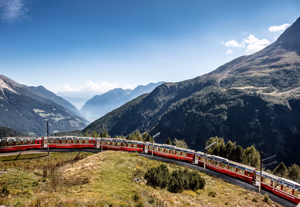 Im Panoramawagen über den Berninapass