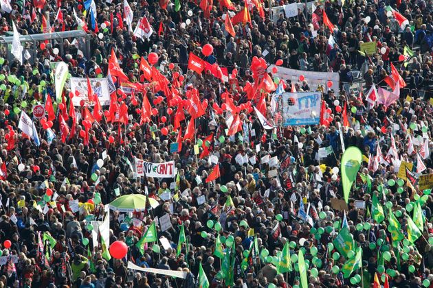 Rund 250.000 Menschen gingen am Samstag in Berlin gegen das Freihandelsabkommen mit den USA und Kanada auf die Straße.