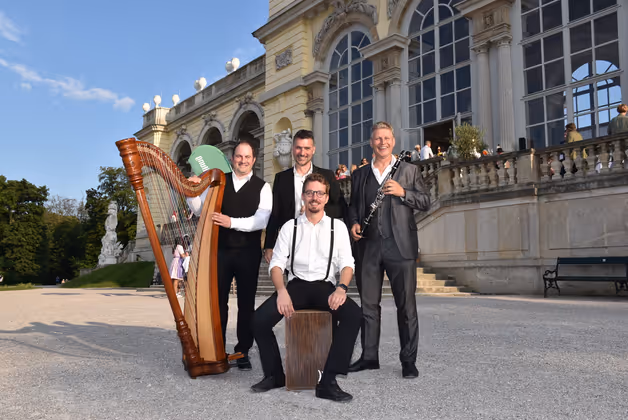 Paul Heis (r.) und seine Alpinbanda umrahmen seit Jahren das TT Sommerfest in Wien musikalisch.