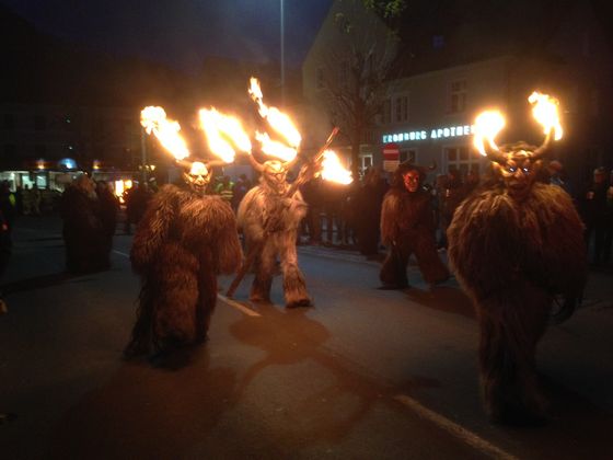 Dieses Bild vom Krampusumzug in Zams schickte uns Sonja Suchentrunk.