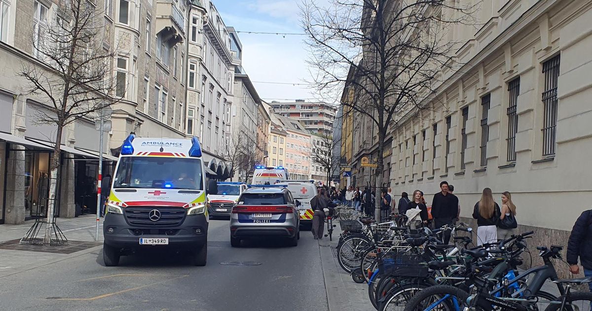 Gro-einsatz-von-Polizei-und-Rettung-in-der-Innsbrucker-Innenstadt