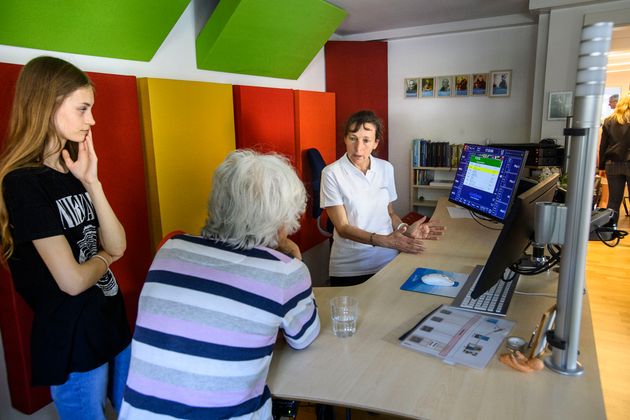 Studioführung bei Radio Maria in Wilten