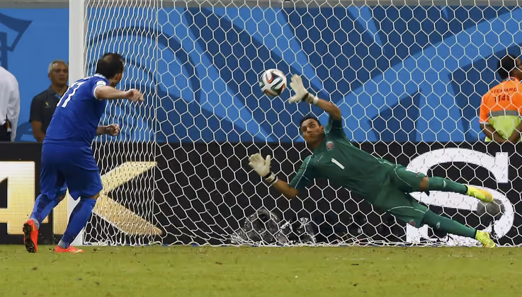 Costa Rica sorgte für die positive Überraschung dieser WM. Keeper Keylor Navas avancierte im Achtelfinale gegen Griechenland zum Elfmeter-Helden und sorgte für den größten Erfolg in der Verbandsgeschichte der Mittelamerikaner.