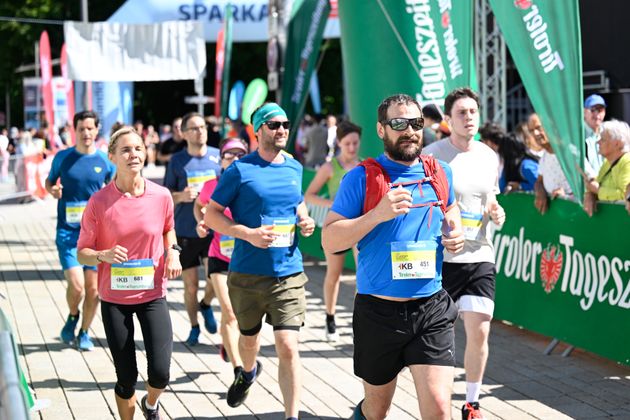 Manche nahmen ihren Lauf-Rucksack mit.