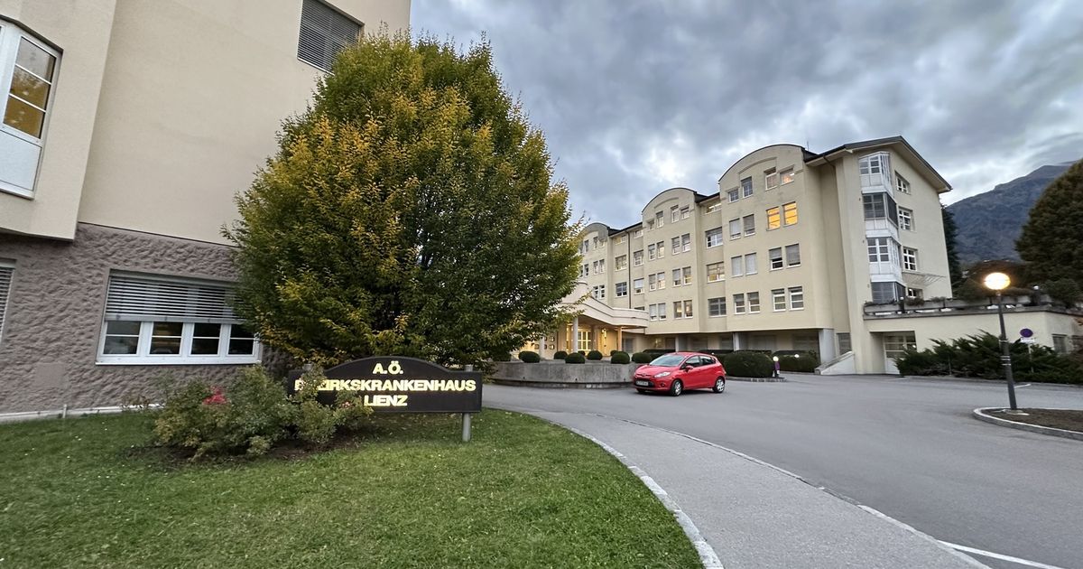 Warten-auf-die-Landesr-tin-Infoabend-zu-Lienzer-Spital-auf-unbestimmte-Zeit-verschoben