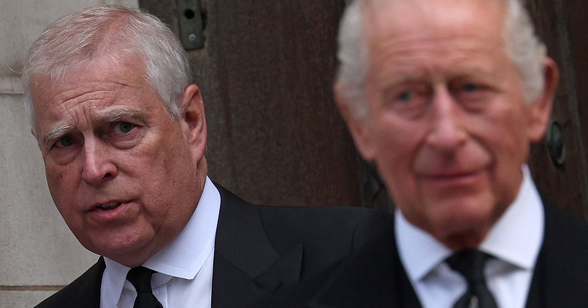 Von-acht-auf-null-F-llt-Andrew-nun-aus-der-britischen-Thronfolge-