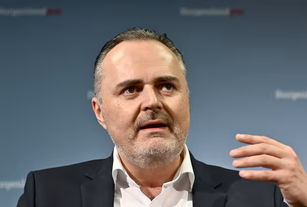 "Das ist doch bitte wie in einer Bananenrepublik." Burgendlands Landeshauptmann Hans Peter Doskozil über Justiz, ÖVP und Sektionschef Christian Pilnacek.