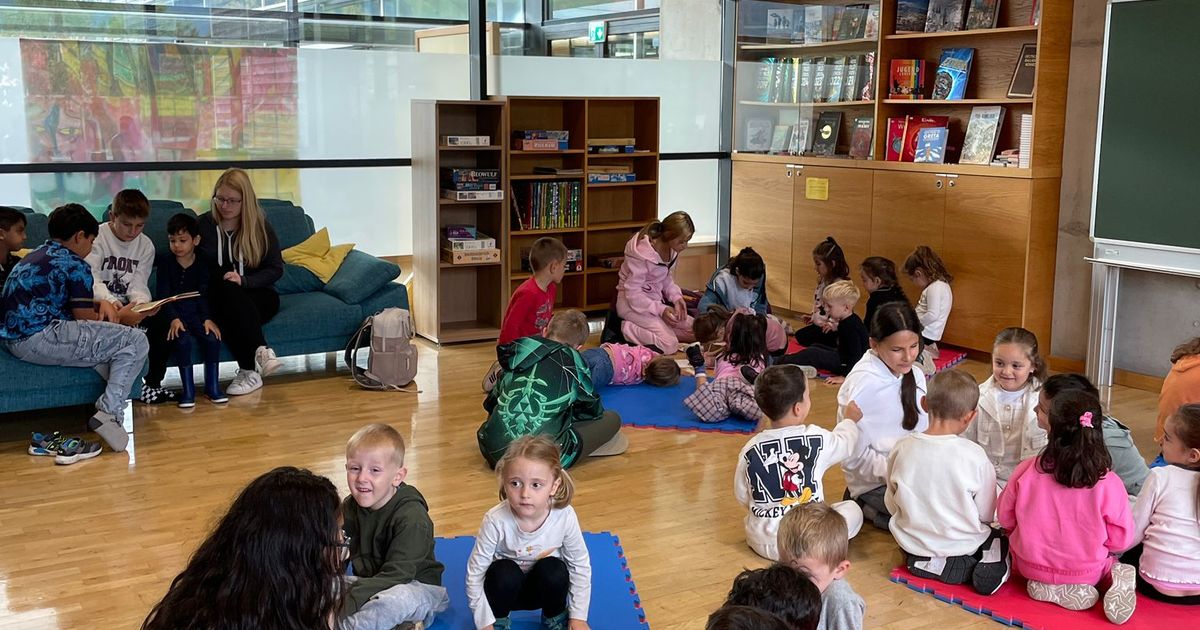 Lesen-und-gleichzeitig-Gutes-tun-Mittelschule-Hall-sammelte-Geld-f-r-Gaza-Hilfe