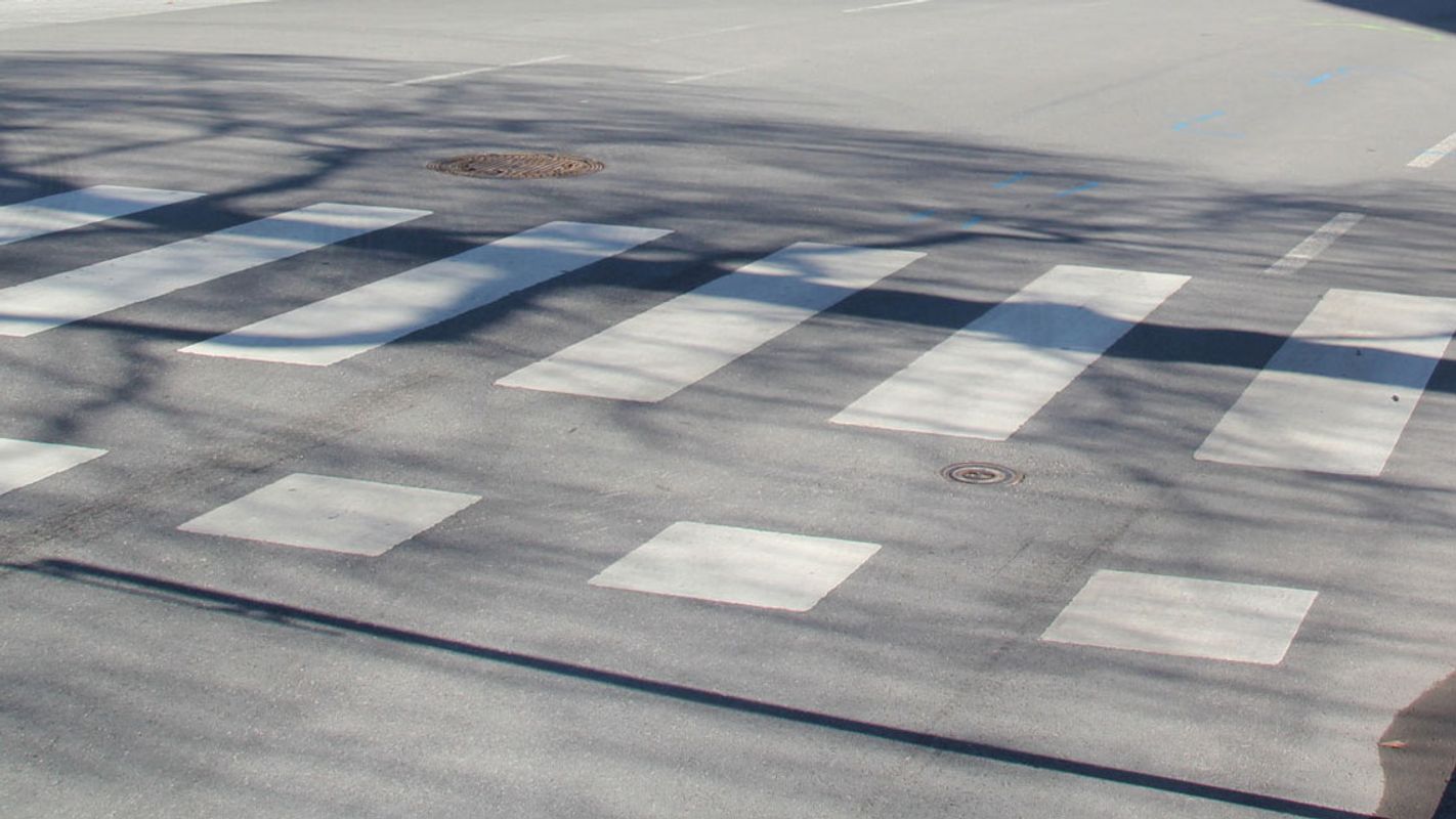 Zwei Kinder in Tirol von Autos erfasst: Polizei veröffentlicht Zeugenaufrufe