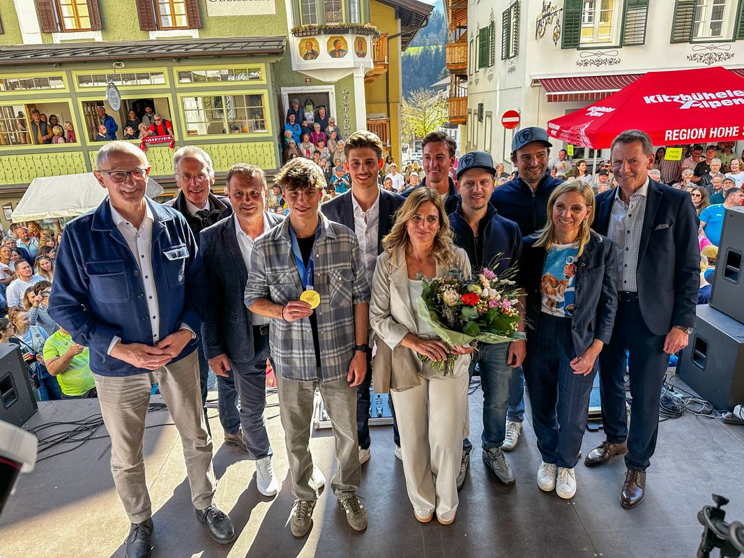 Enormer Andrang im Ortszentrum: Hopfgarten ist stolz auf seinen Stephan
