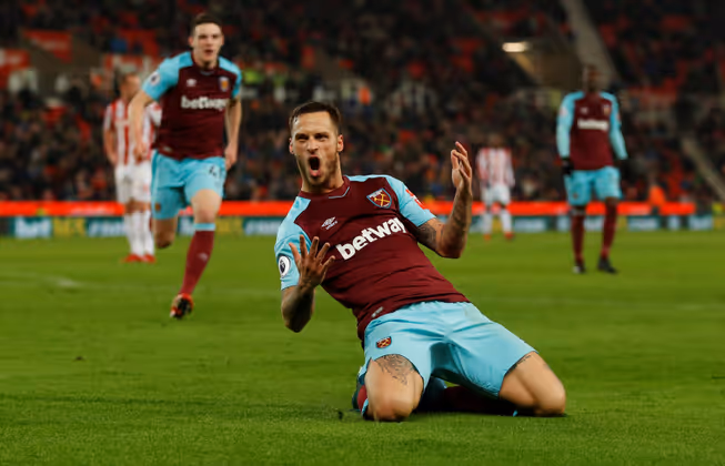 "Als ich das gehört habe, habe ich mir auch gedacht: Ja, ich bin nicht günstig." Marko Arnautovic über seine Ablösesumme von umgerechnet 27,9 Mio. Euro für den Wechsel von Stoke City zu West Ham United.