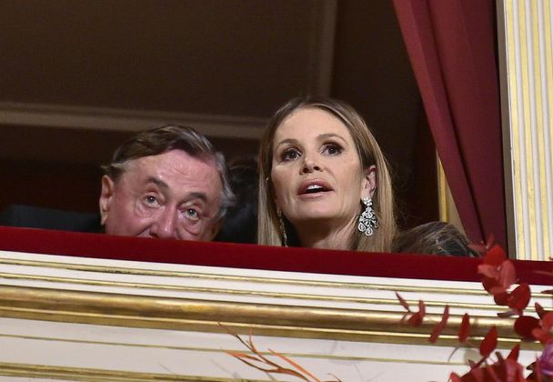 Richard Lugner und Elle Macpherson in der Loge.