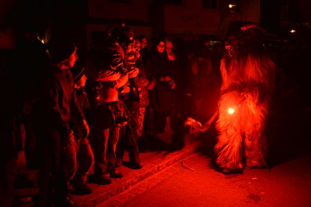 Krampusse in Roppen.