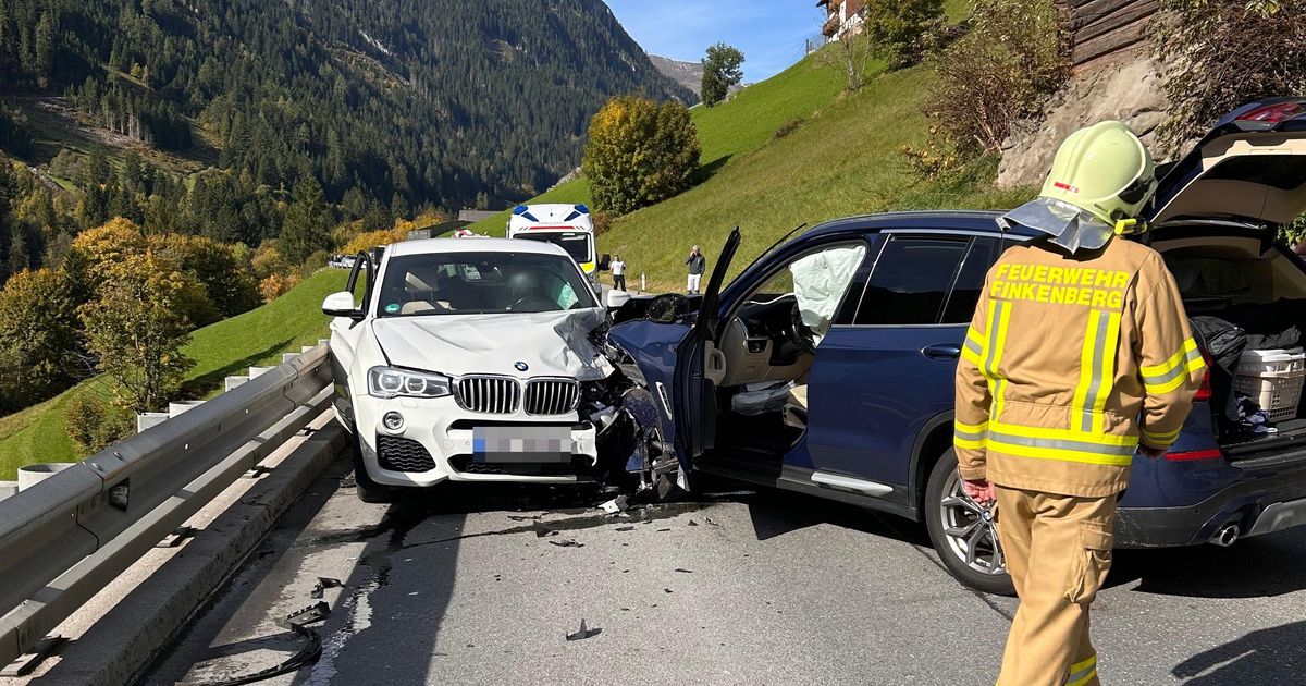 Vier-Verletzte-bei-Frontalunfall-auf-der-Tuxer-Landesstra-e