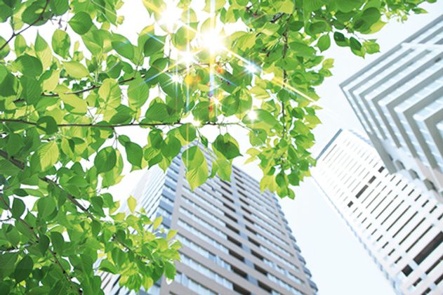 Im Workshop „Geld verdienen mit Immobilien“ schlüpfen die Teilnehmer:innen in die Rolle eines Immobilieninvestors.
