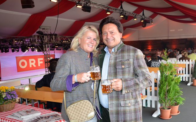 Die Obergurgler Hoteliere Daniela und Charly Fender zählen zu Stammgästen im ORF Radio Tirol Oktoberfestzelt.