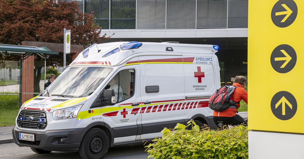Radlerin-stie-in-Gnadenwald-mit-Auto-zusammen-60-J-hrige-schwer-verletzt