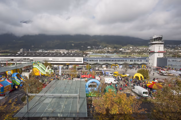Knapp 30.000 Besucher kamen am Nationalfeiertag zum Flughafen.
