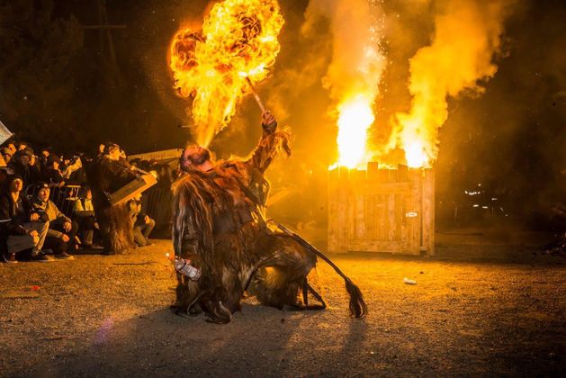 Dieses Foto ist im Vorjahr beim Hexentanz der "Seon Pass" in der Wildschönau entstanden. Die Gruppe auf dem Bild ist die "Narus Pass" (ebenfalls aus der Wildschönau).