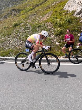 Janine Meyer kurz vor dem Timmelsjoch.