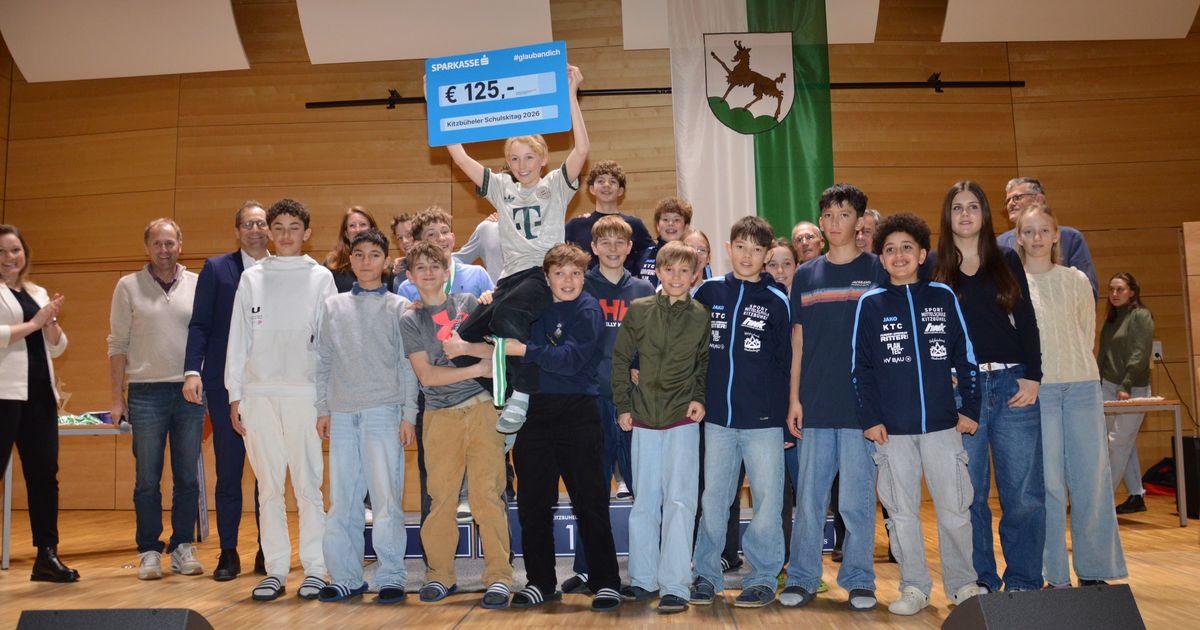 Kleine-Skistars-Begeisterung-beim-gro-en-Schulskitag-in-Kitzb-hel