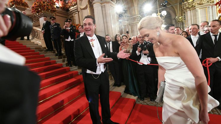 Vizekanzler und FPÖ-Chef Heinz Christian Strache präsentierte stolz seine Ehefrau Philippa.
