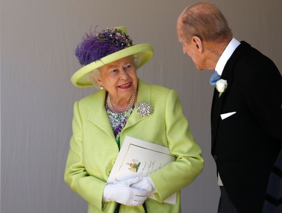 Die Queen scheint sich mit ihrem Gatten Prinz Philipp zu amüsieren.