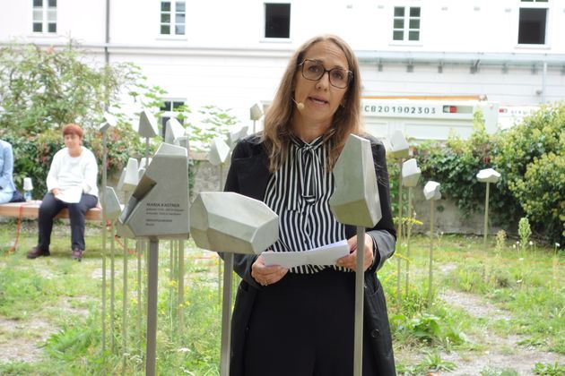 Hanna Peluso-Nemec berichtete in einer bewegenden und kämpferischen Rede von ihrer Urgroßmutter, die 1941 von den Nationalsozialisten ermordet wurde. 