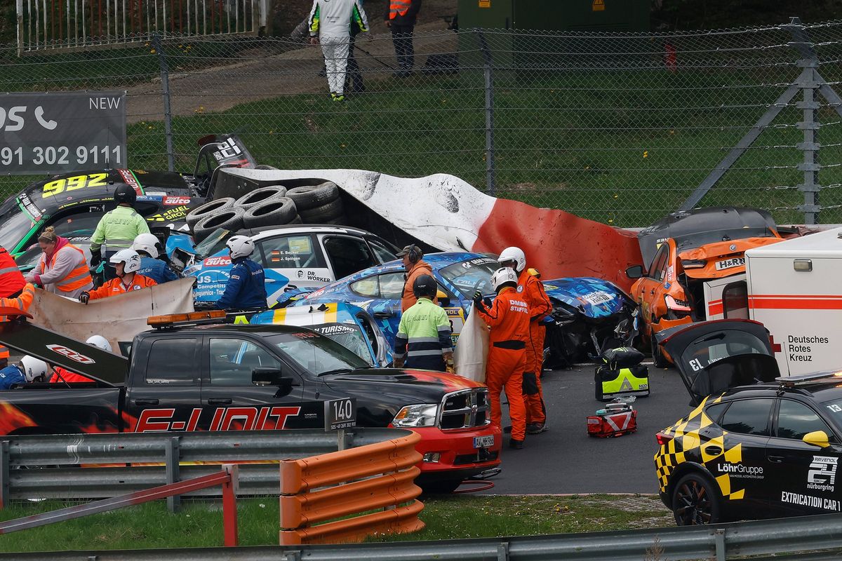 Tragödie bei Qualifier-Rennen: Ein Toter bei Nürburgring-Massencrash
