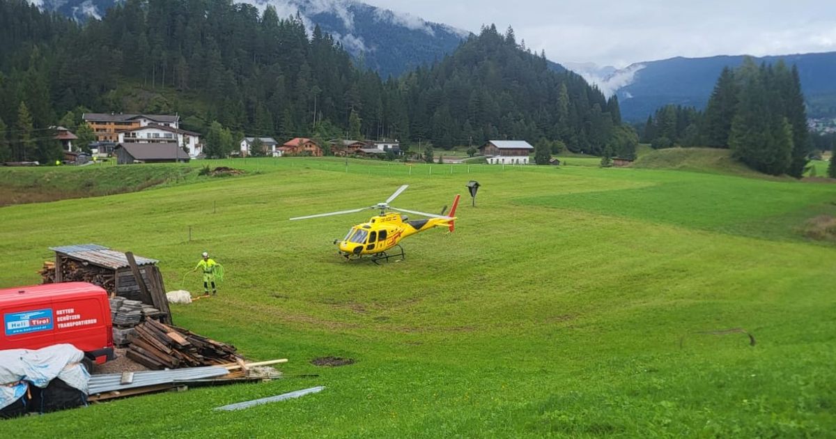Ein-Stelldichein-mit-Sebastian-Kurz-fremdem-Bischof-und-einem-Hubschrauber