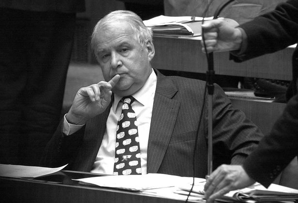 21. August: RUDOLF EDLINGER (✞ 81) | Der Sozialdemokrat war lange in der Wiener Kommunalpolitik vertreten und von 1997 bis 2000 Finanzminister. Zudem agierte er bis 2019 als Präsident des SP-Pensionistenverbandes (PVÖ). Er verstarb nach längerer schwerer Krankheit.
