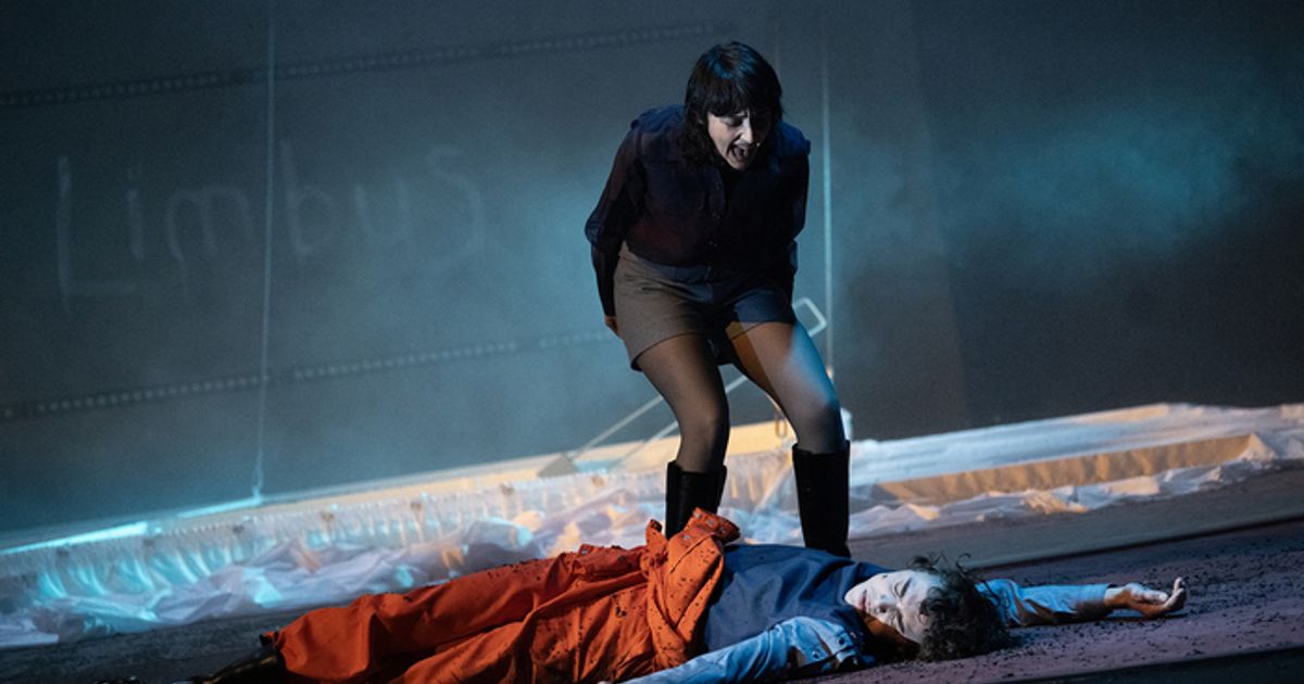 Gibt-es-einen-gerechten-Mord-Camus-Die-Gerechten-kommen-in-die-Kammerspiele