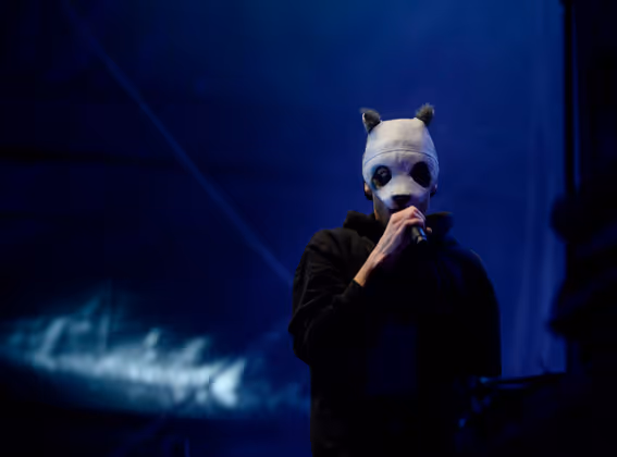 Der Hauptact des Abends: Panda-Rapper Cro nahm auch am Bergisel seine Maske nicht ab.