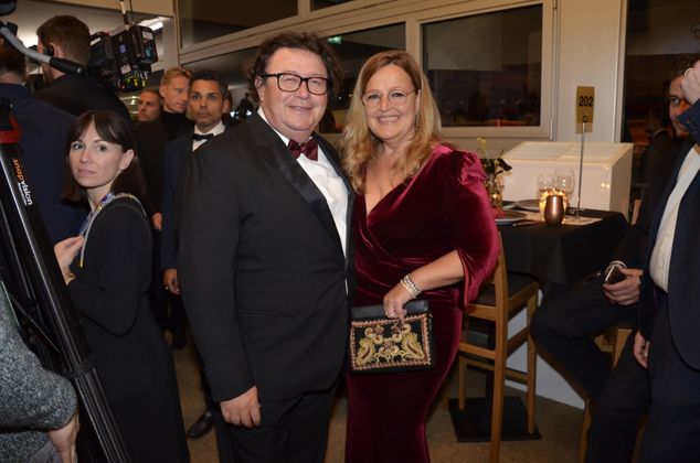 Bauunternehmer Edi Fröschl und seine Frau Carina bei der Party.