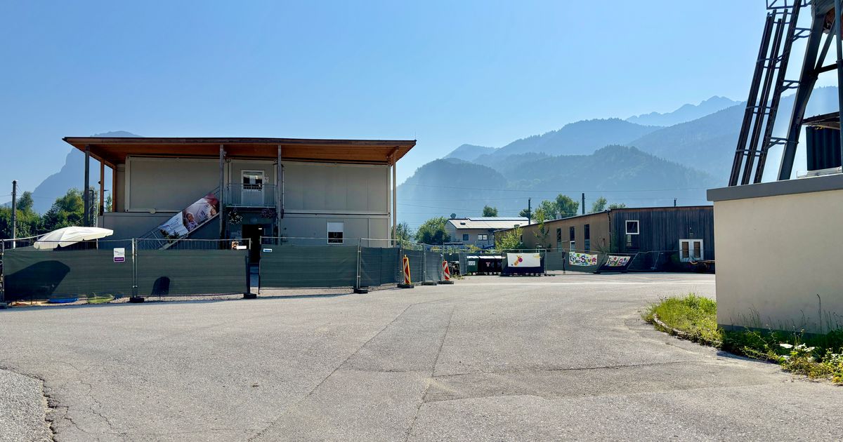 -rger-ber-Ungeziefer-und-eine-Asphaltw-ste-in-Kufsteiner-Containerdorf
