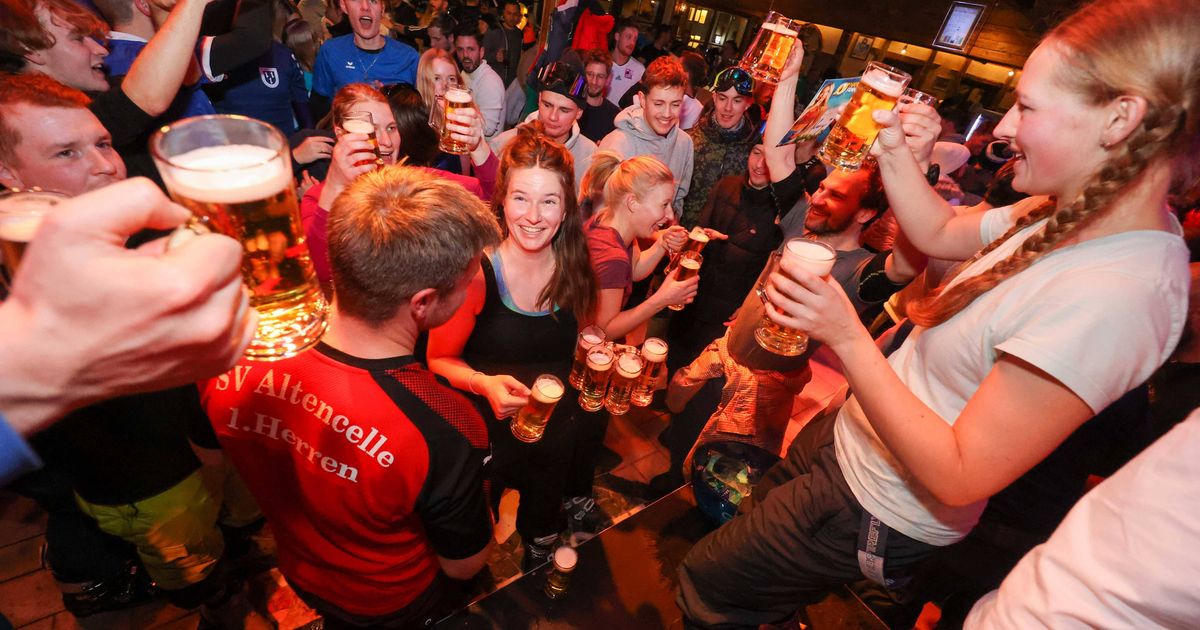 Hotelier-wurde-als-Nestbeschmutzer-beschimpft-Debatte-um-Apr-s-Ski-in-St-Anton