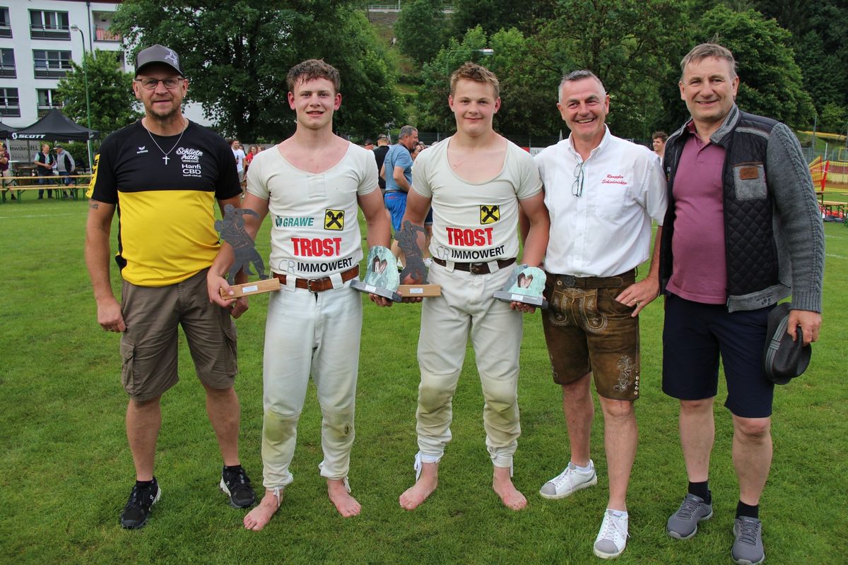 Ranggeln in Leogang: Osttiroler Duo holt Jugend-Hogmoar-Titel
