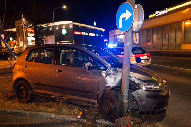 Auch ein Unfall beim Einkaufszentrum DEZ verlangte nach den Innsbrucker Polizisten.