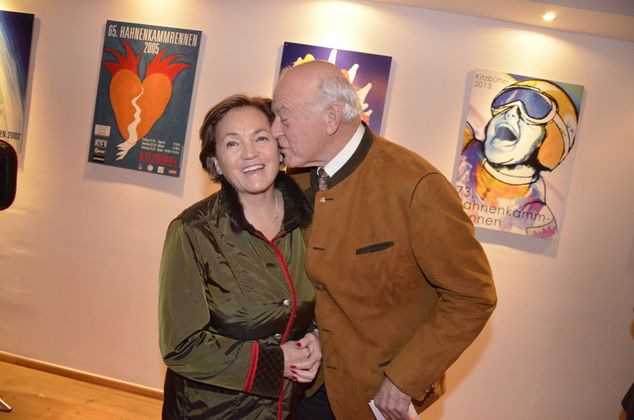 A Busserl fürs Schatzerl: Olympiasiegerin Olga Pall mit Mann Ernst.