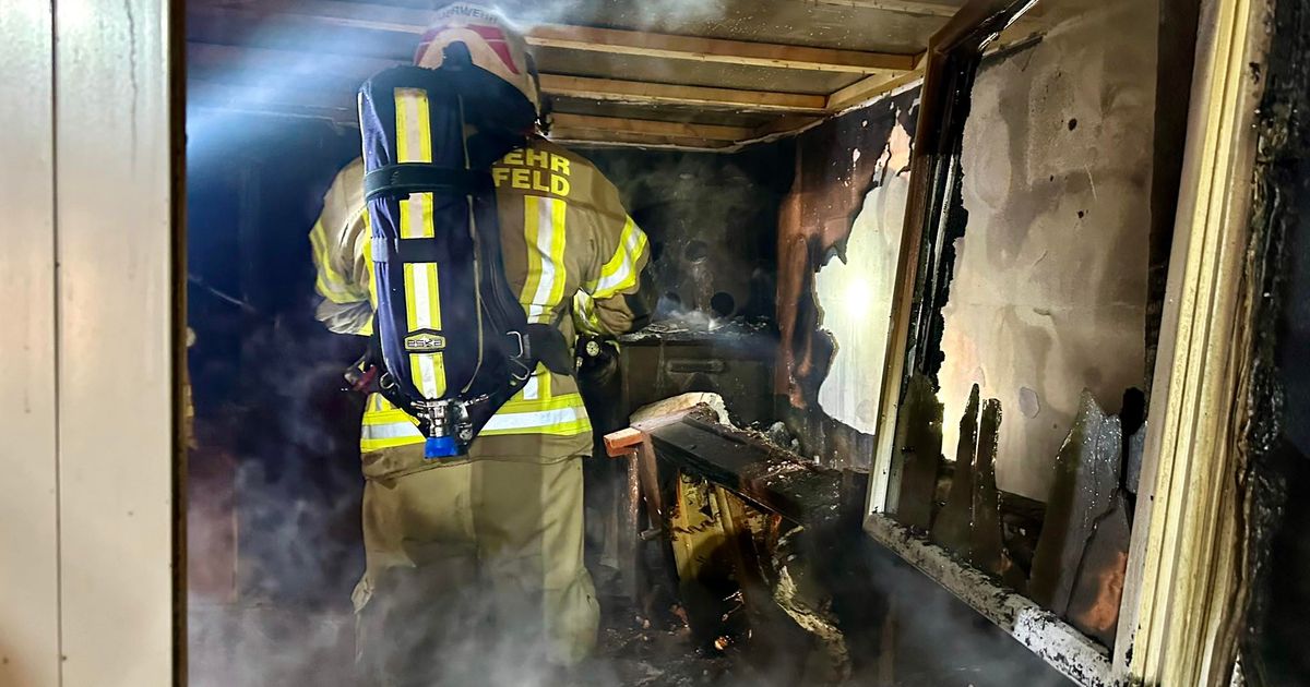 Wohnhaus-in-L-ngenfeld-geriet-in-Brand-Rauchwarnmelder-hat-Schlimmeres-verhindert-
