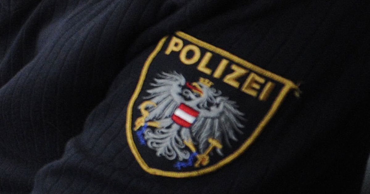 Betr-ger-hielten-Auto-in-Oberndorf-an-Lenkerin-26-gab-ihnen-Geld-f-r-sterbende-Mutter-