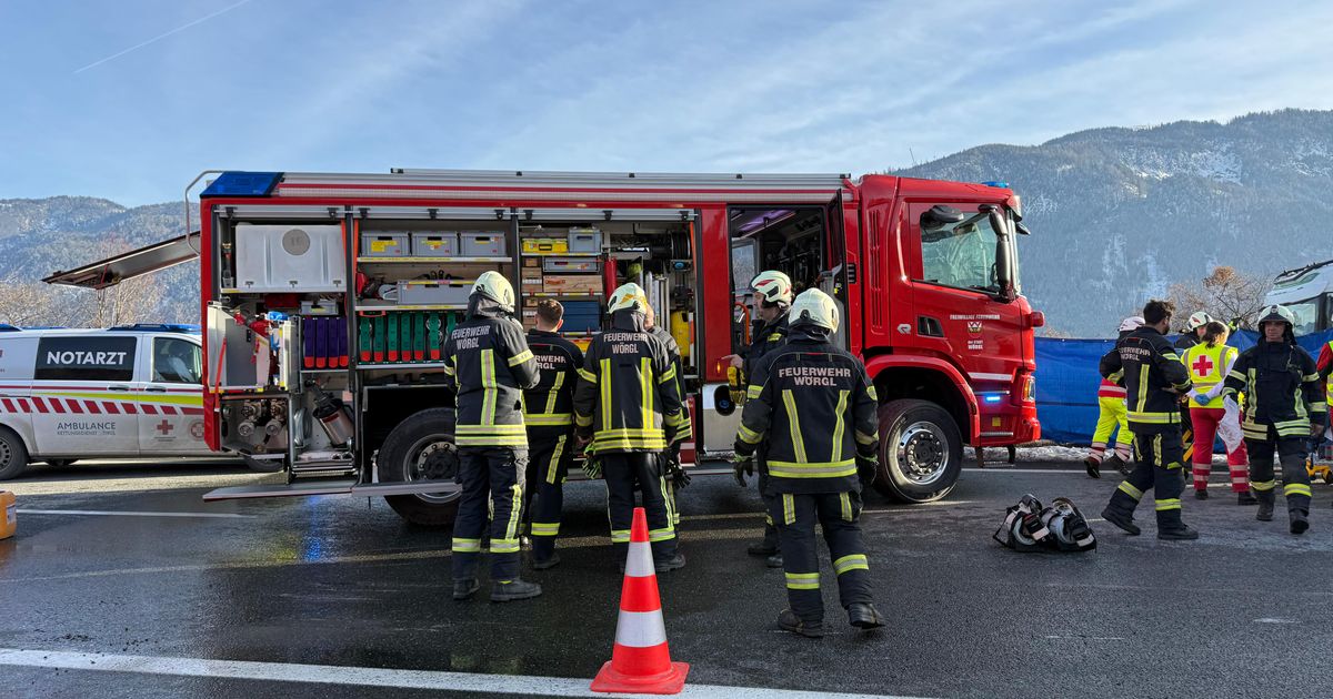 Schwerer-Unfall-bei-Radfeld-Inntalautobahn-war-zwei-Stunden-gesperrt