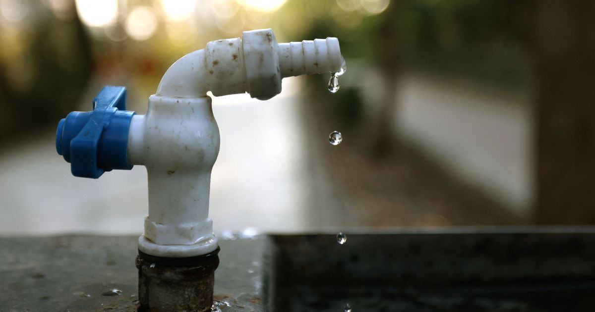 stauseen-ausgetrocknet-im-iran-muss-das-wasser-rationiert-werden