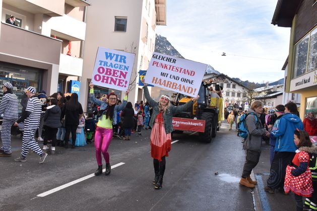 Die Narren zogen wieder durch Reutte.
