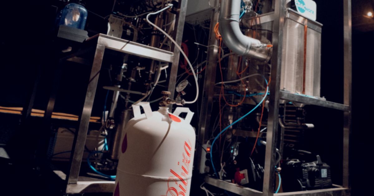 Aus-ausgeatmeter-Luft-bei-Bibiza-Konzert-wird-Parfum