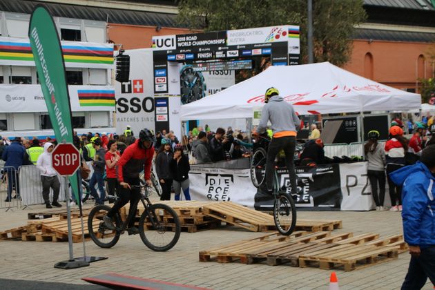 Bei den TT-Radtagen waren mehr als 400 Schüler dabei, an Nachmittagen durfte sich dann jeder, der Lust hatte, an den Parcours und Workshops versuchen.