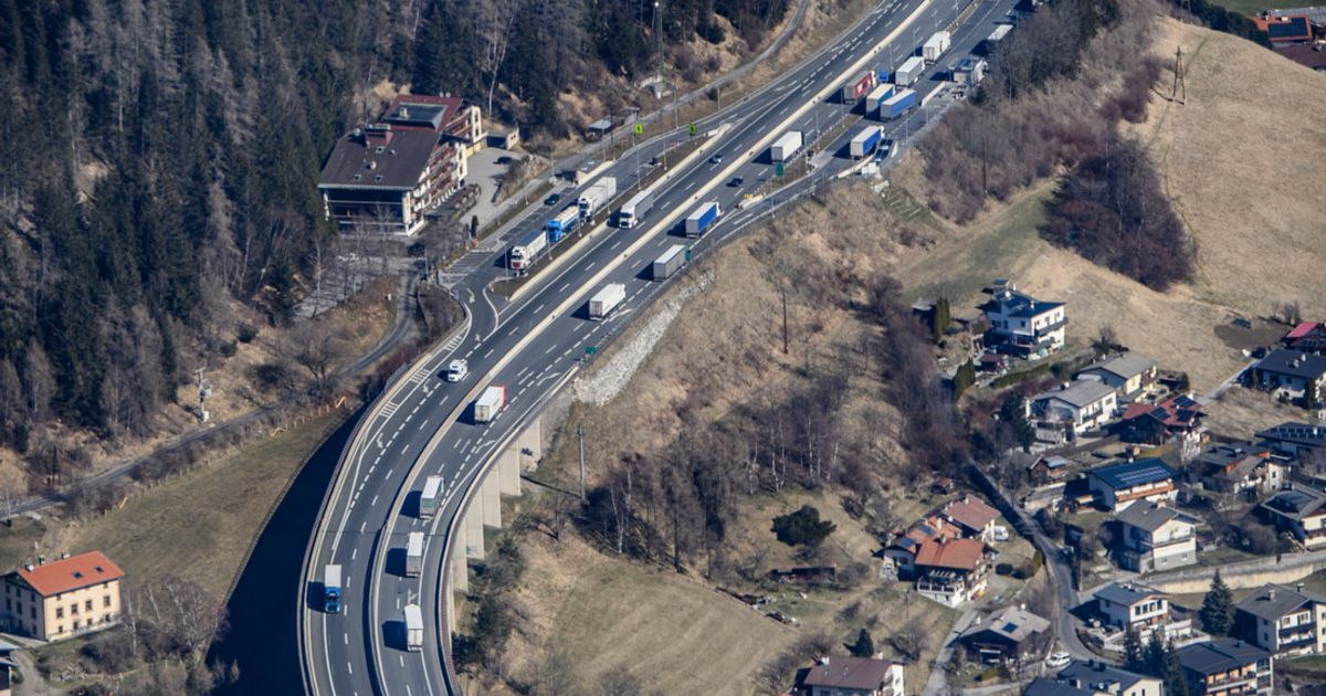 Schwerer-Unfall-Brennerautobahn-Richtung-Italien-komplett-gesperrt