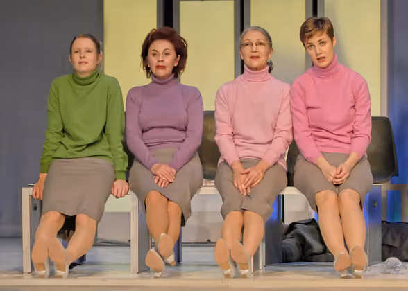 Mit Sinikka Schubert, Johanna Lindinger und Martina Dähne (von links) in „Terrorismus“.